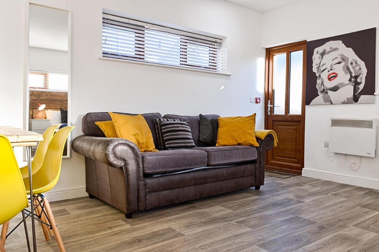 Apartment The Nest - With Parking! Swansea